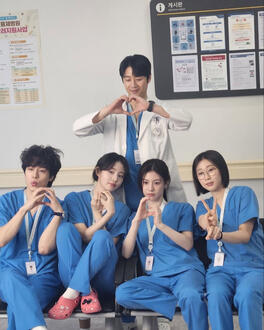 resident playbook (12 episodes)